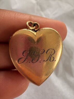Antique gold heart  locket